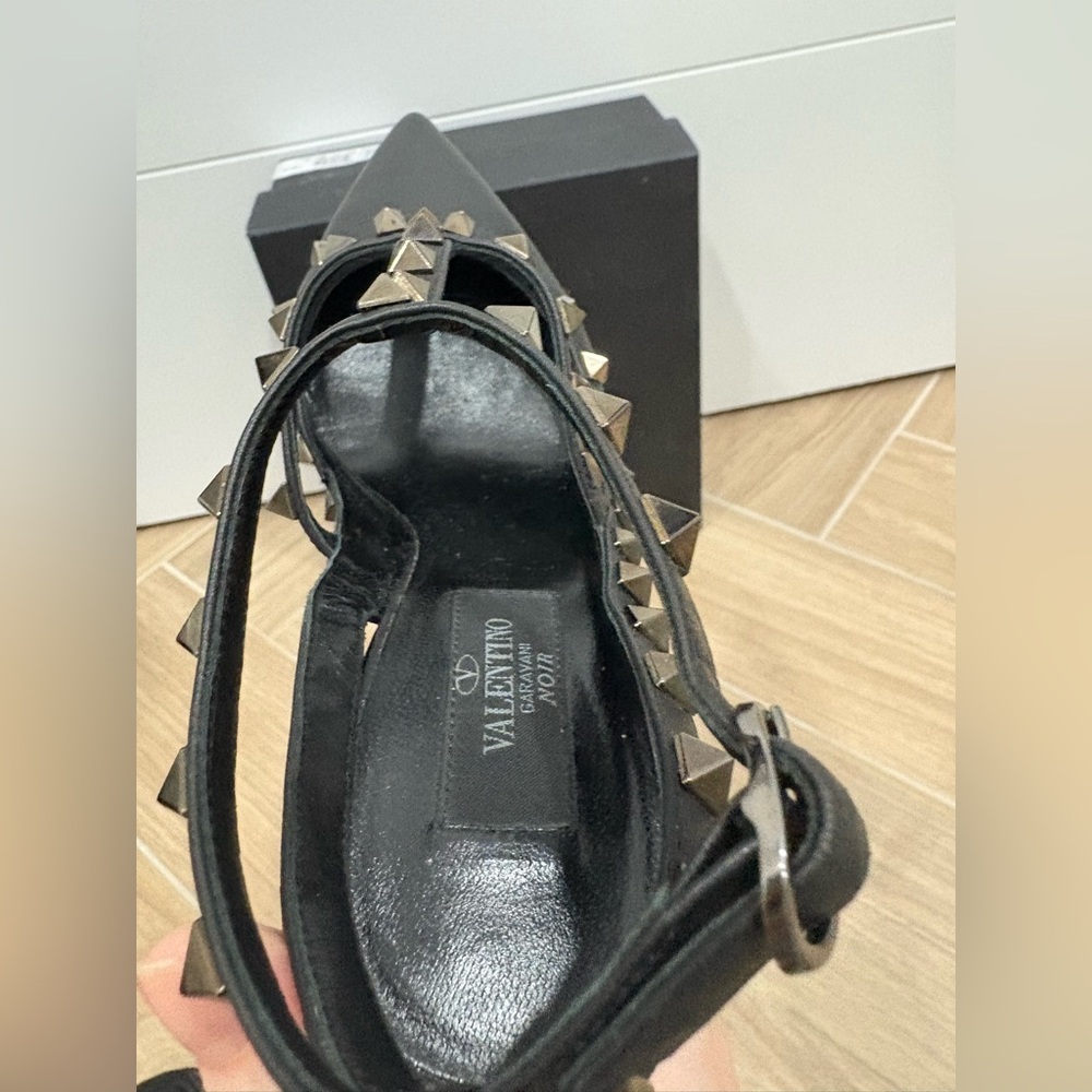 Valentino Garavani Noir 100MM Rockstud Slingback - Picture 6 of 16